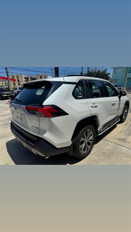2026 Toyota RAV4 XLE Premium — foto 5 / 12