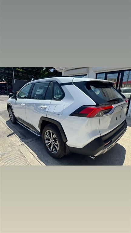 2026 Toyota RAV4 XLE Premium — foto 7 / 12