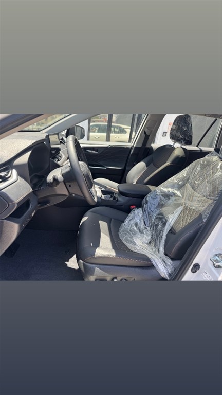 2026 Toyota RAV4 XLE Premium — foto 8 / 12