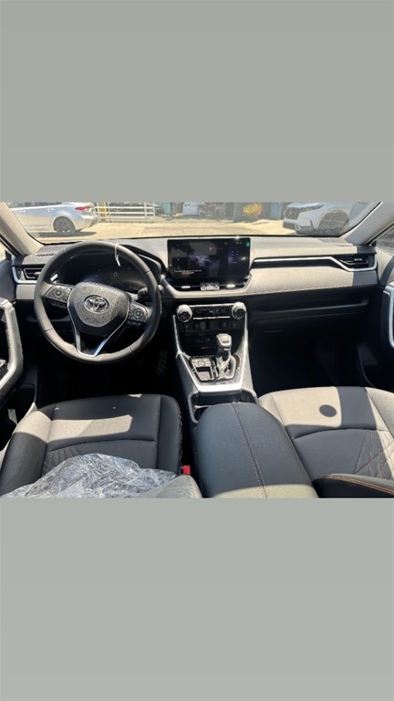 2026 Toyota RAV4 XLE Premium — foto 9 / 12