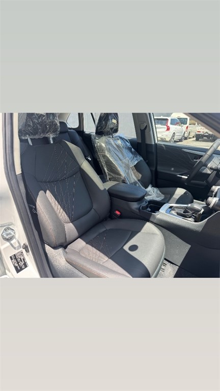 2026 Toyota RAV4 XLE Premium — foto 10 / 12