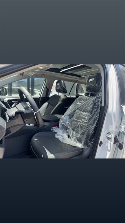 2026 Toyota RAV4 Limited Hybrid — foto 8 / 11