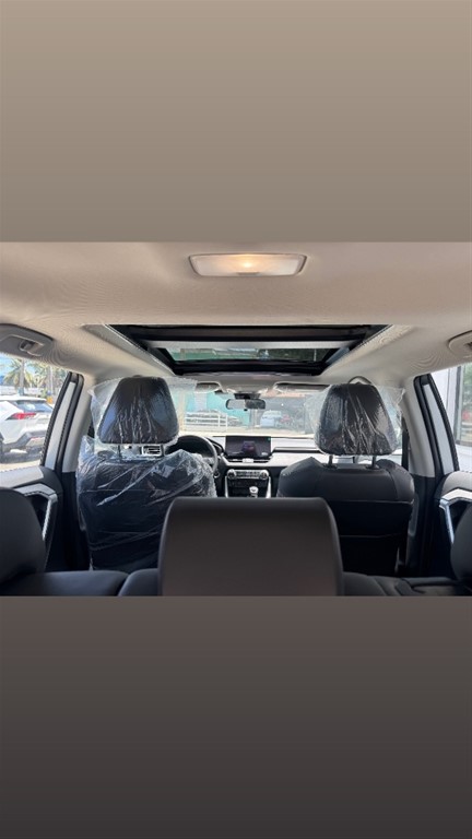 2026 Toyota RAV4 Limited Hybrid — foto 10 / 11