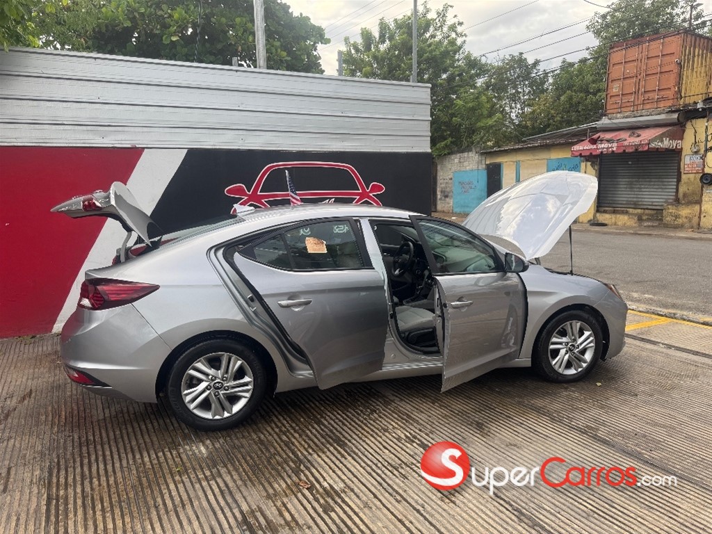 2020 Hyundai Elantra SEL — foto 12 / 12