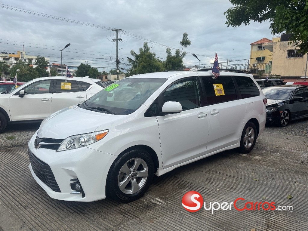 2020 Toyota Sienna LE — foto 3 / 12