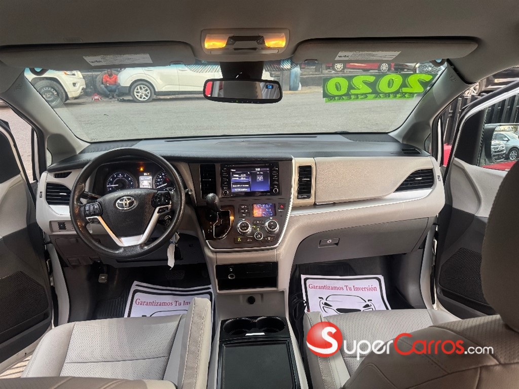 2020 Toyota Sienna LE — foto 12 / 12