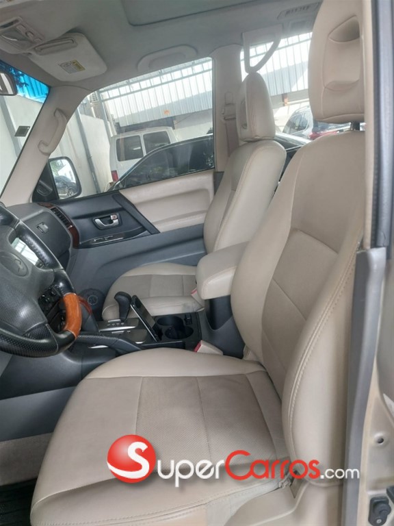 2005 Mitsubishi Motors Montero — foto 4 / 8