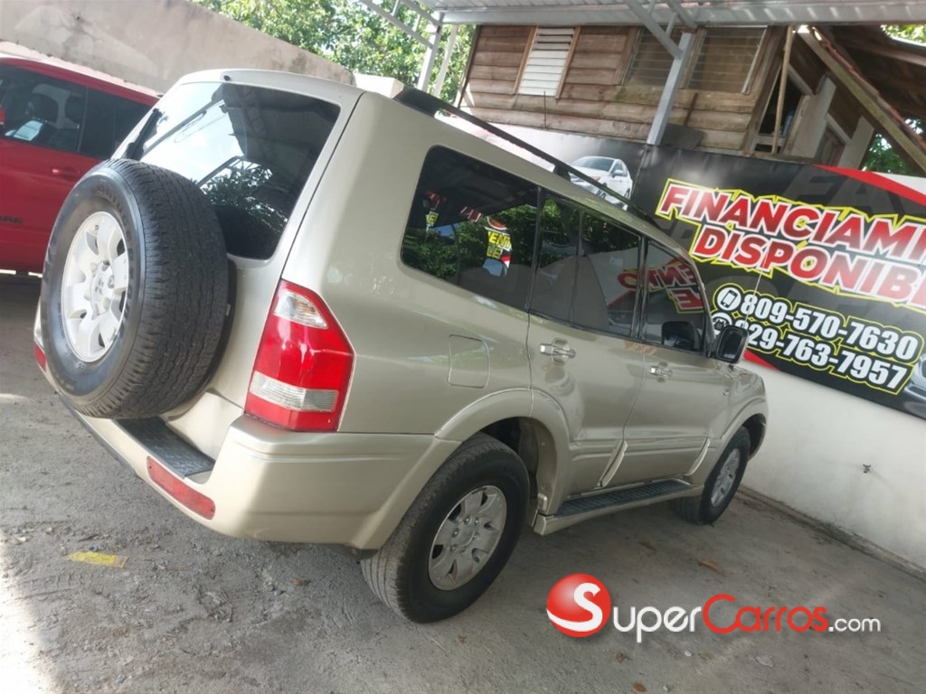 2005 Mitsubishi Motors Montero — foto 5 / 8