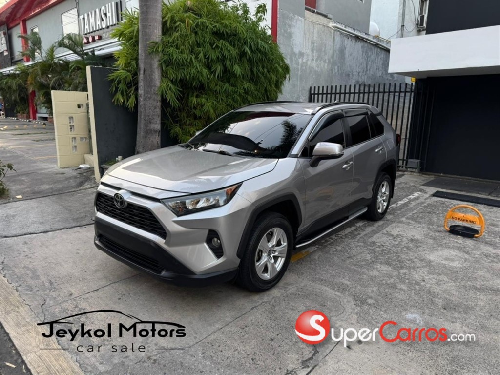 2020 Toyota RAV4 LE