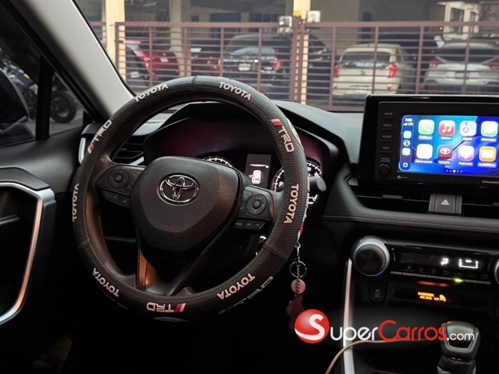 2020 Toyota RAV4 LE — foto 2 / 10