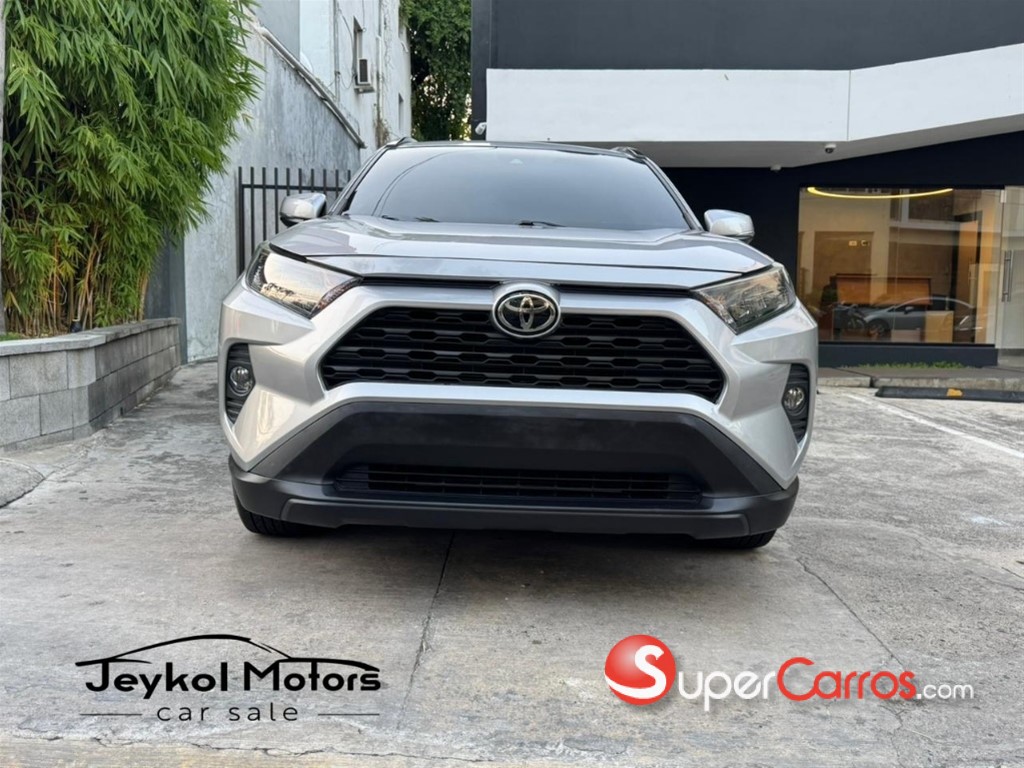 2020 Toyota RAV4 LE — foto 10 / 10