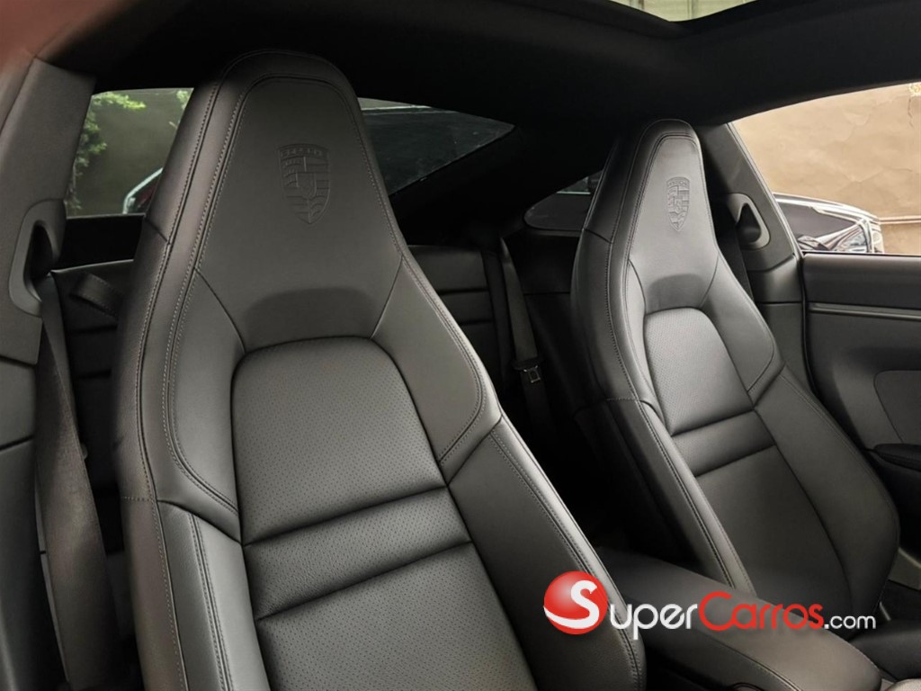 2025 Porsche 911 Carrera — foto 12 / 12