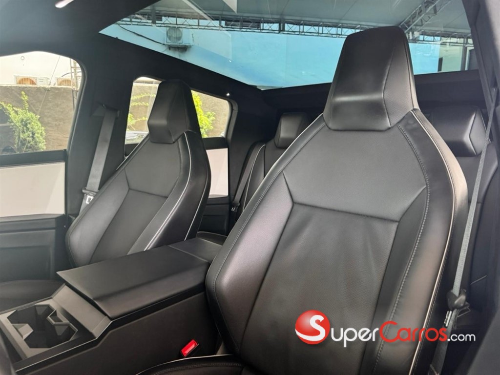 2024 Tesla CyberTruck — foto 6 / 12