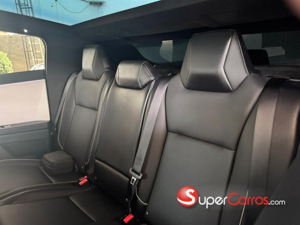 2024 Tesla CyberTruck — foto 7 / 12