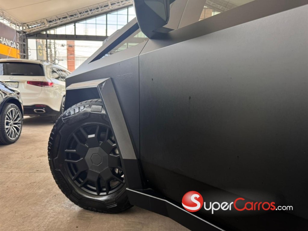 2024 Tesla CyberTruck — foto 8 / 12