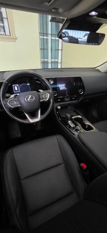 2024 Lexus NX 350 Hybrid — foto 8 / 10