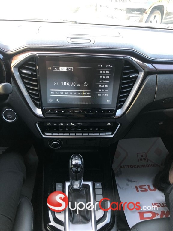 2024 Isuzu DMAX — foto 8 / 10