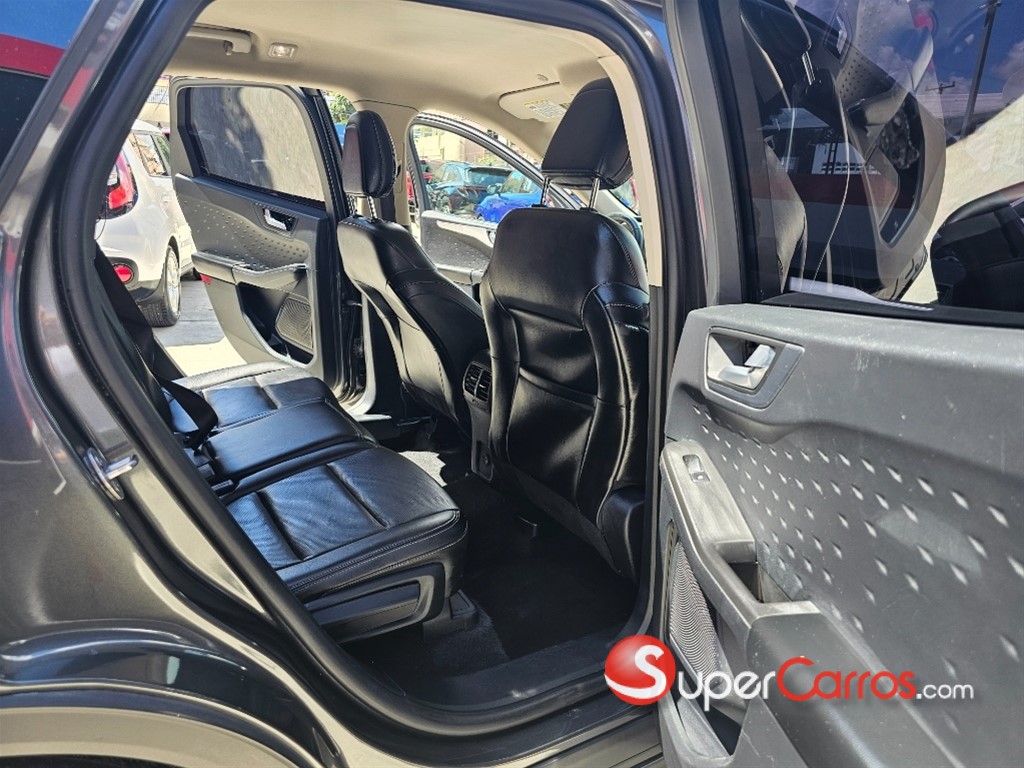 2020 Ford Escape SEL Ecoboost — foto 6 / 8