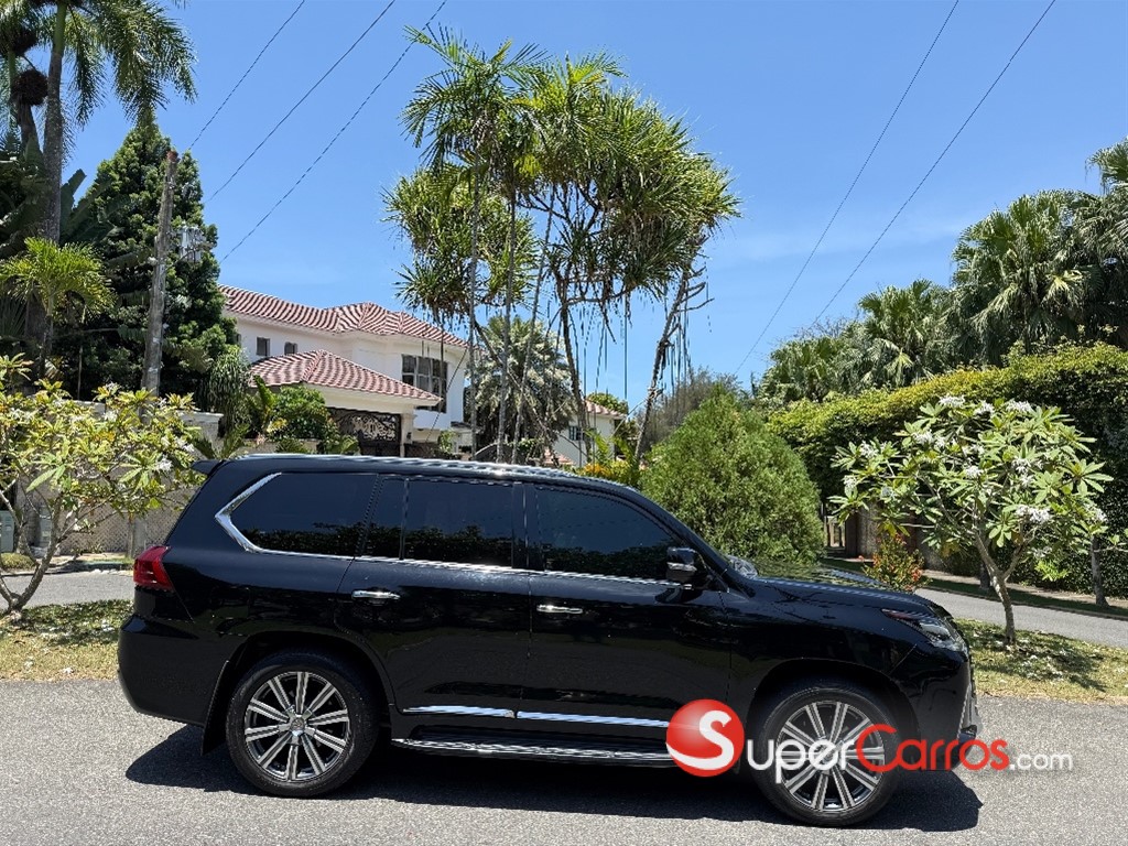 2017 Lexus LX 570 — foto 2 / 10