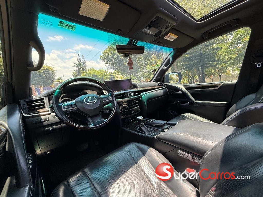 2017 Lexus LX 570 — foto 6 / 10