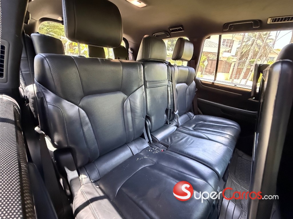 2017 Lexus LX 570 — foto 8 / 10