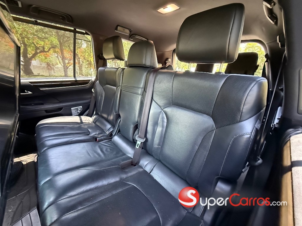 2017 Lexus LX 570 — foto 9 / 10