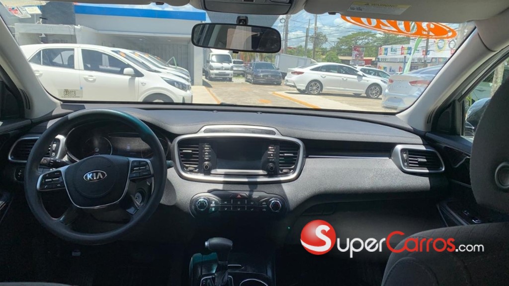 2020 Kia Sorento LX — foto 2 / 7