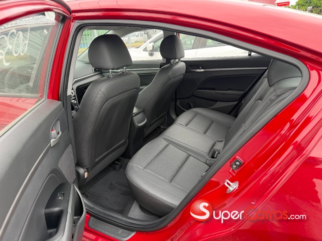 2020 Hyundai Avante — foto 7 / 10