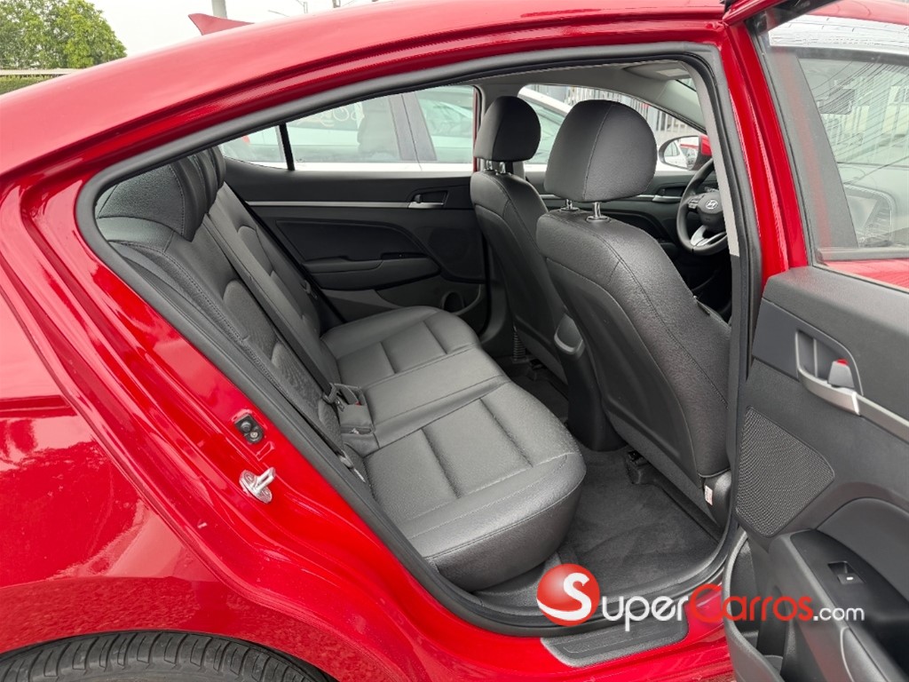 2020 Hyundai Avante — foto 8 / 10