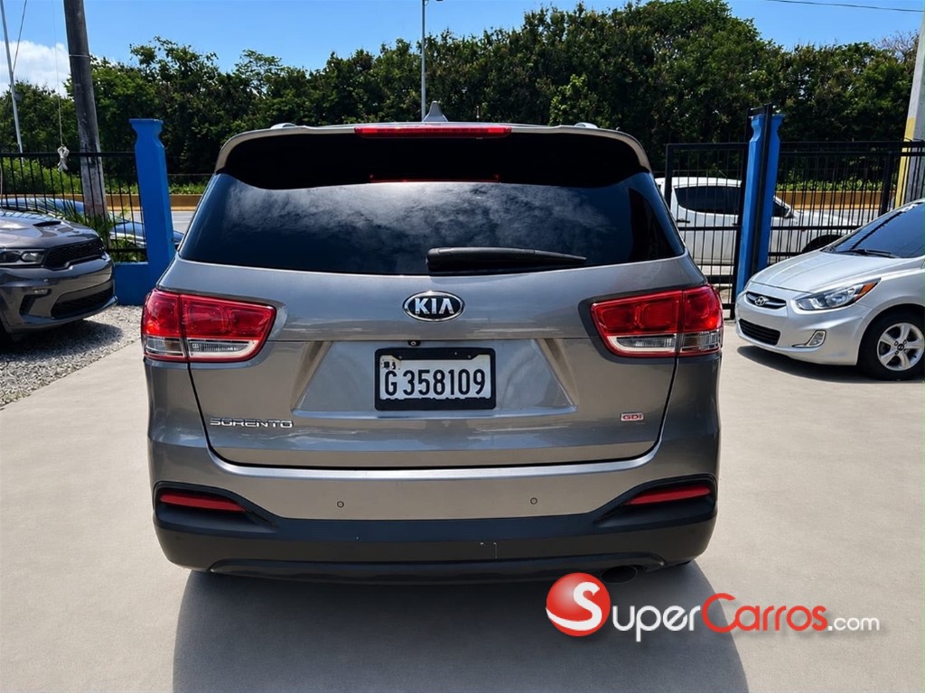 2016 Kia Sorento — foto 6 / 12