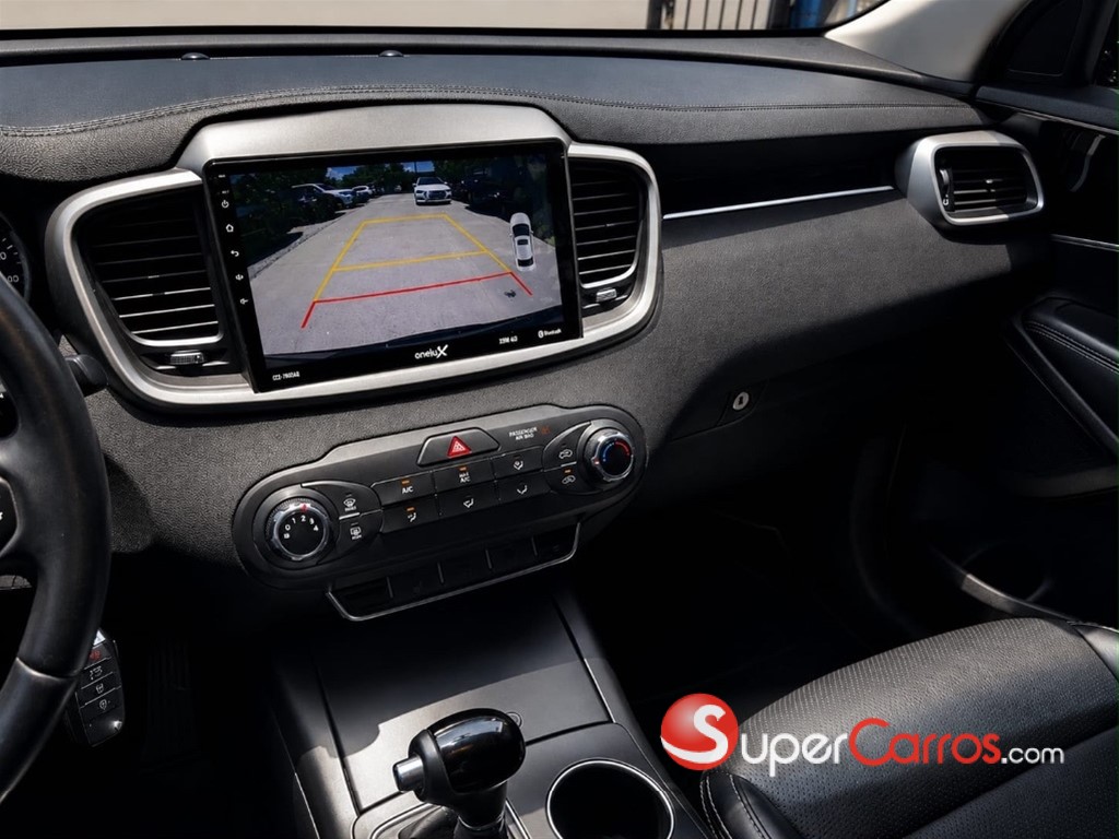 2016 Kia Sorento — foto 11 / 12