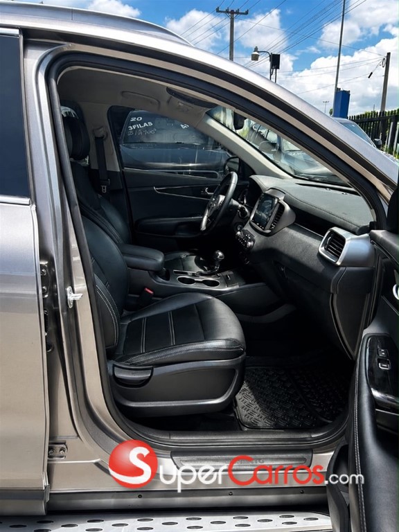 2016 Kia Sorento — foto 12 / 12