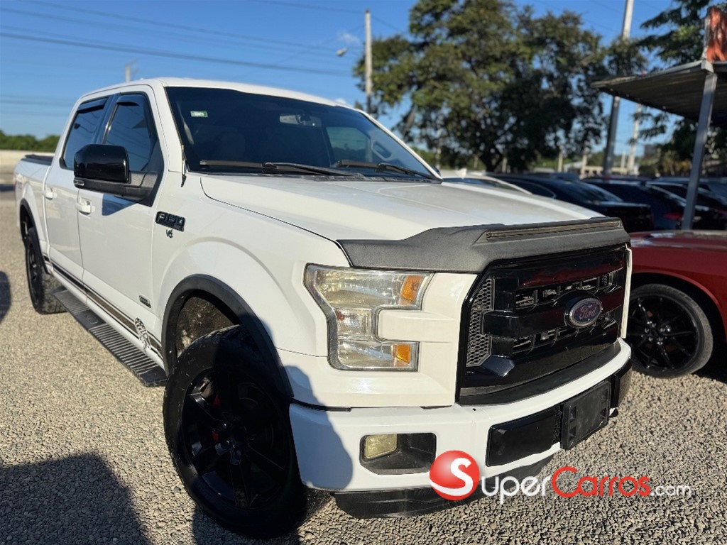 2015 Ford F 150 XLT — foto 2 / 10