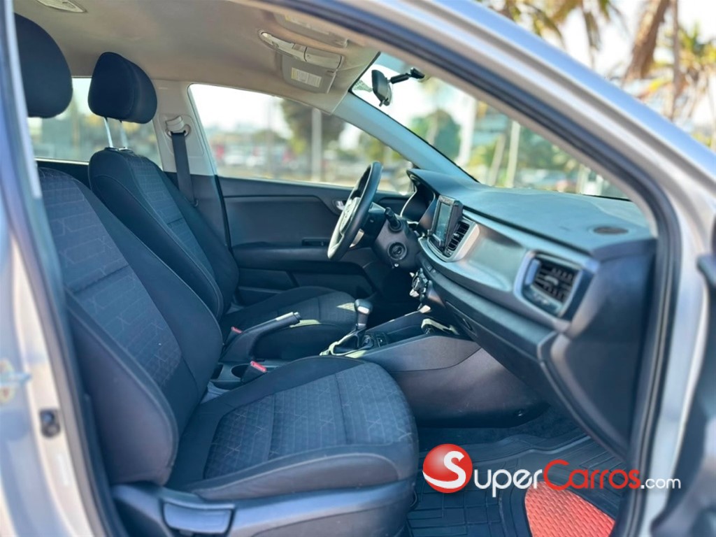 2020 Kia Rio LX — foto 5 / 11
