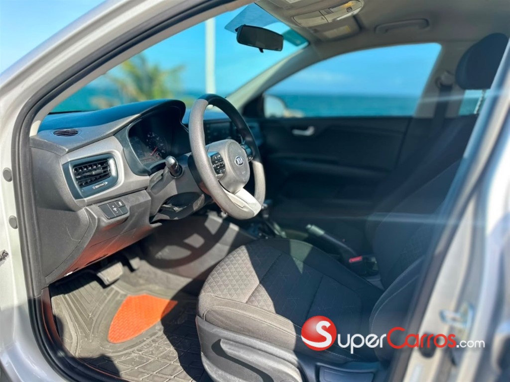 2020 Kia Rio LX — foto 6 / 11
