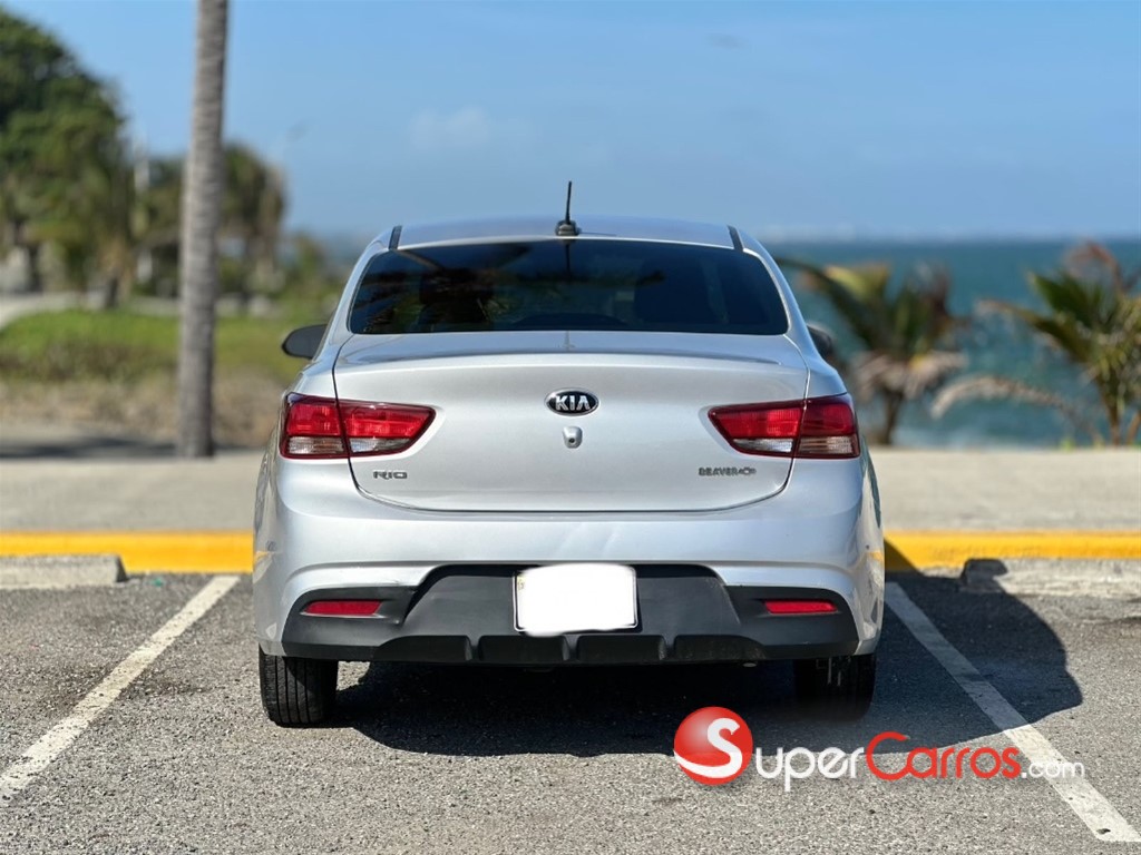 2020 Kia Rio LX — foto 9 / 11