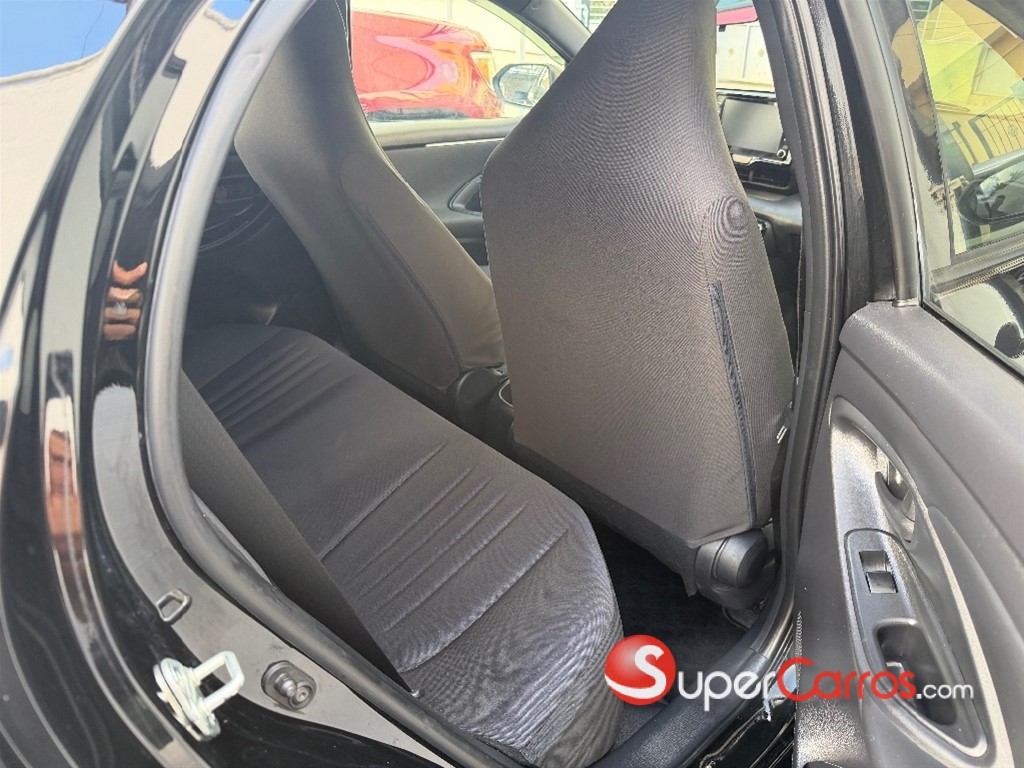 2021 Toyota Yaris — foto 4 / 12