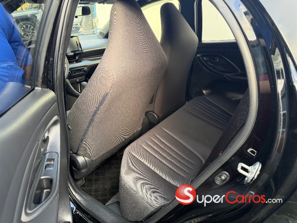 2021 Toyota Yaris — foto 6 / 12
