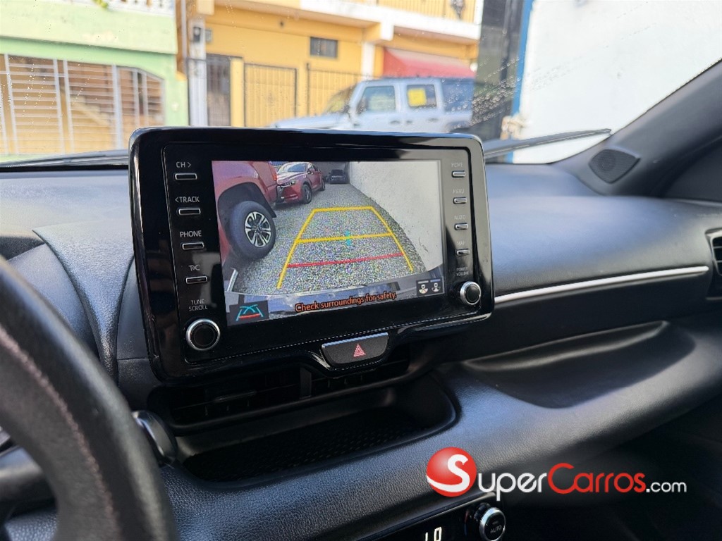 2021 Toyota Yaris — foto 8 / 12