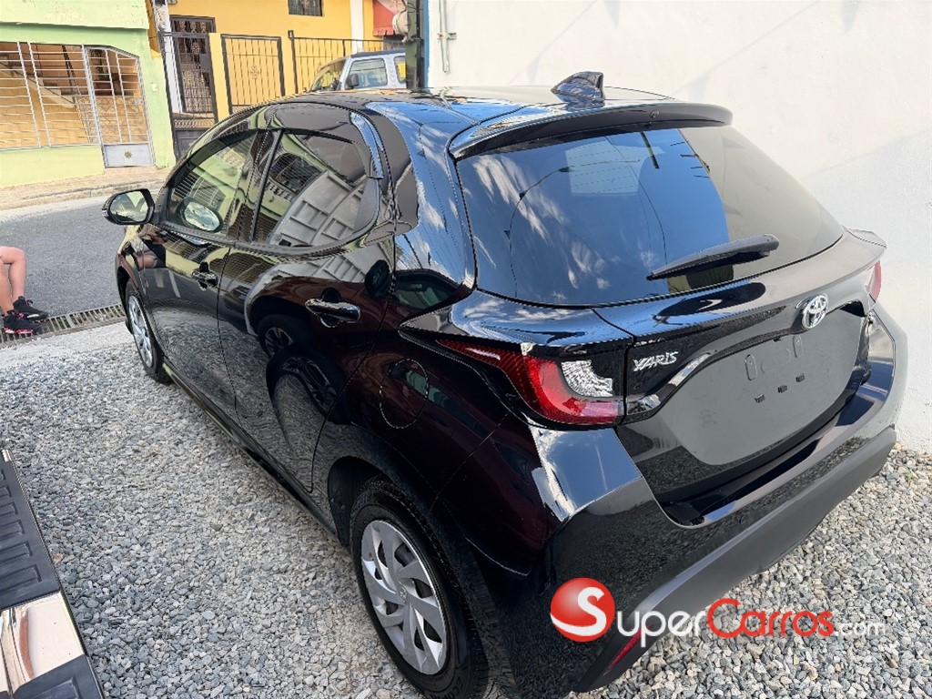 2021 Toyota Yaris — foto 10 / 12