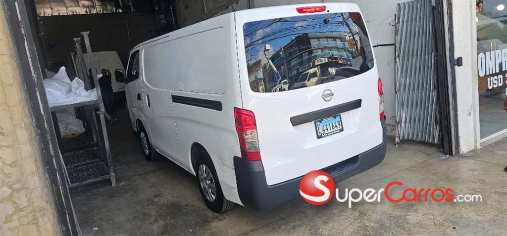 2022 Nissan Urvan Cargo — foto 2 / 12
