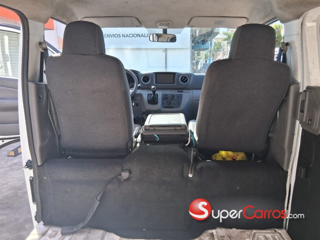 2022 Nissan Urvan Cargo — foto 4 / 12