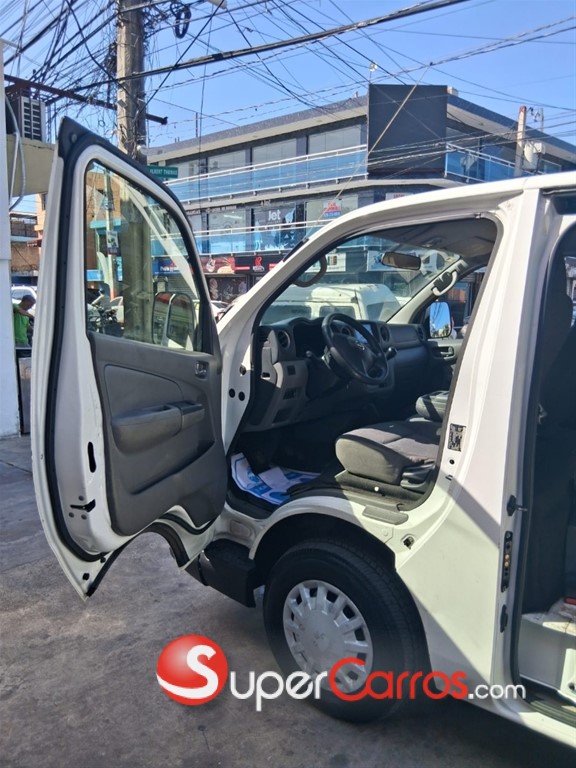 2022 Nissan Urvan Cargo — foto 6 / 12