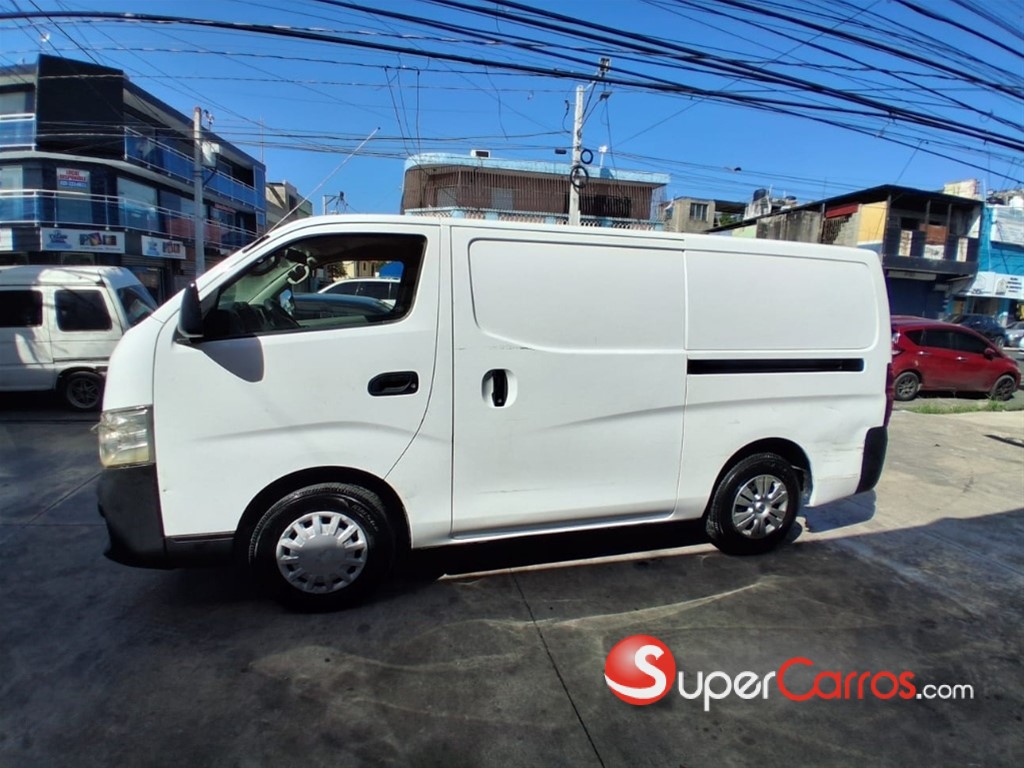 2022 Nissan Urvan Cargo — foto 10 / 12
