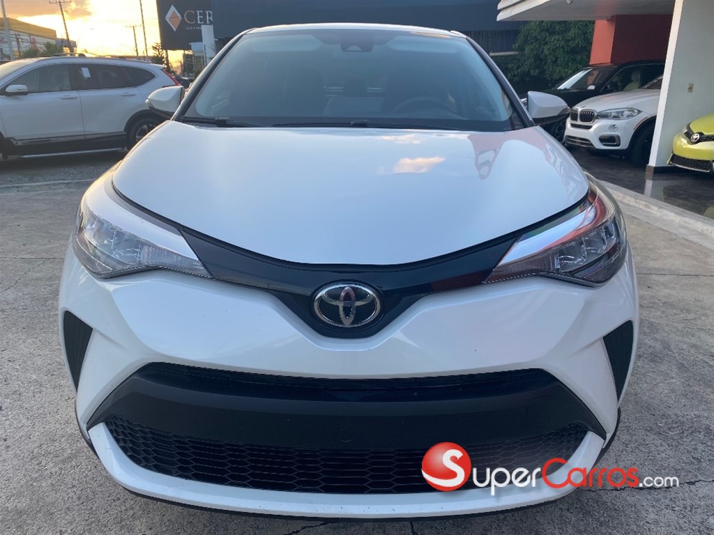 2021 Toyota C-HR — foto 2 / 12