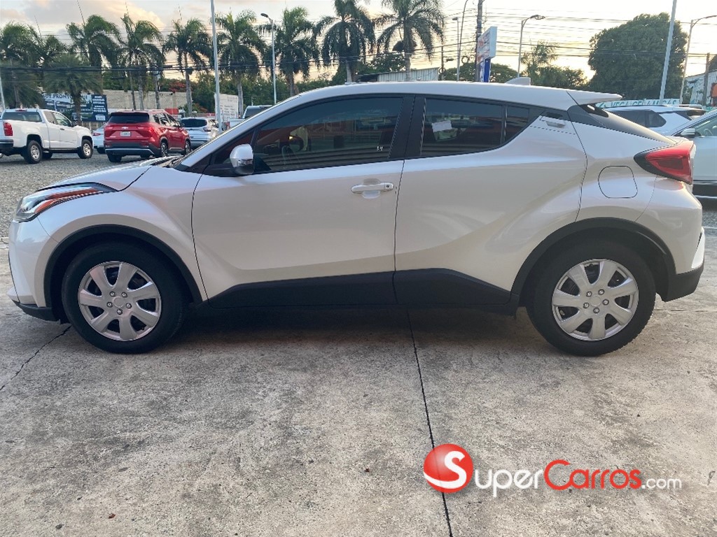 2021 Toyota C-HR — foto 3 / 12