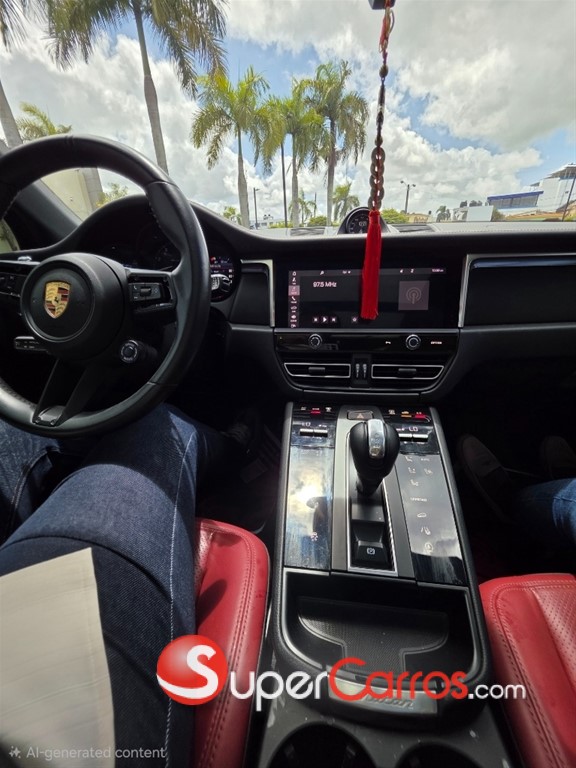 2025 Porsche Macan T — foto 8 / 9