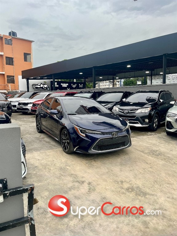 2020 Toyota Corolla LE — foto 2 / 8