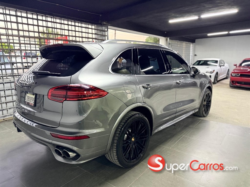 2016 Porsche Cayenne GTS — foto 11 / 12