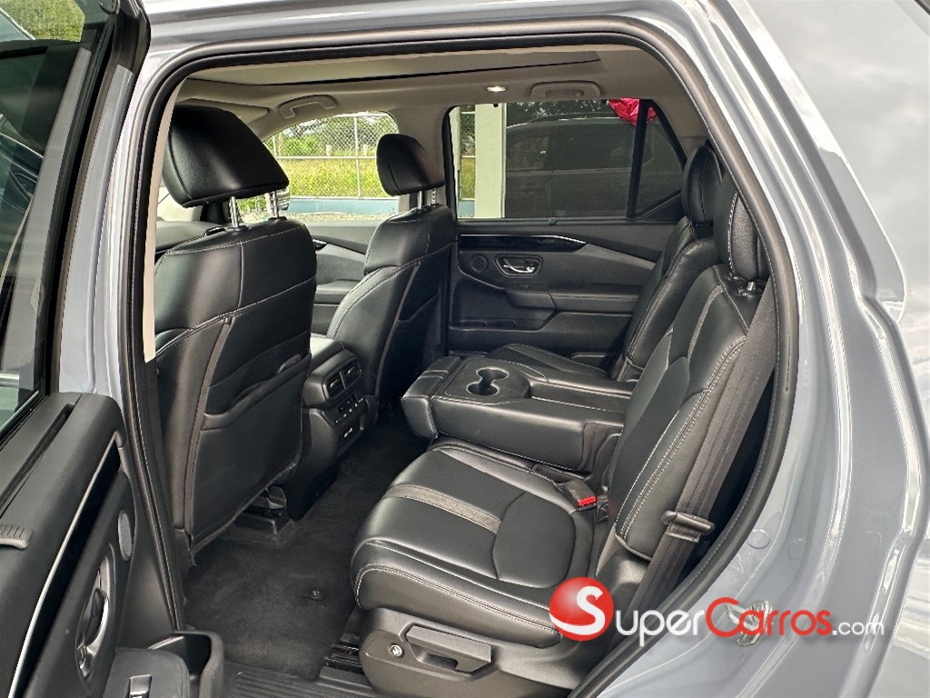 2023 Honda Pilot Touring — foto 8 / 12